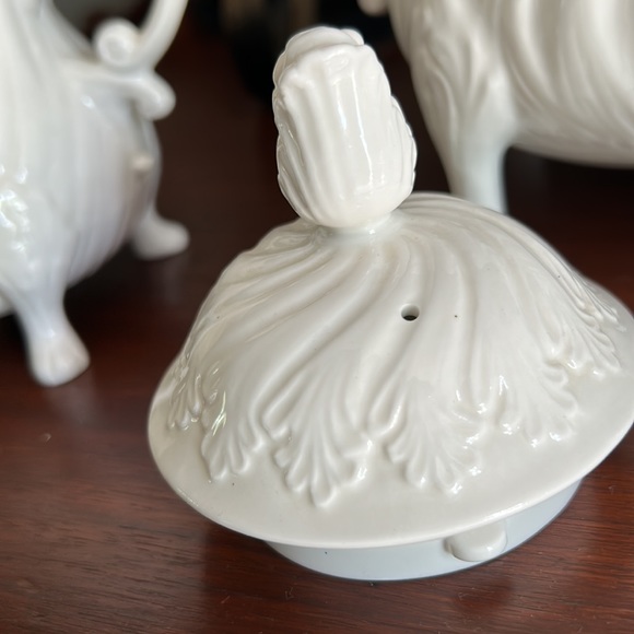 Crown Staffordshire Surrey Collection Teapot, Sugar Pot & Creamer. 3 Piece Set - Picture 5 of 13